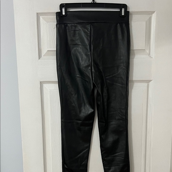 Black Faux Leather insulated Leggings - Picture 3 of 4